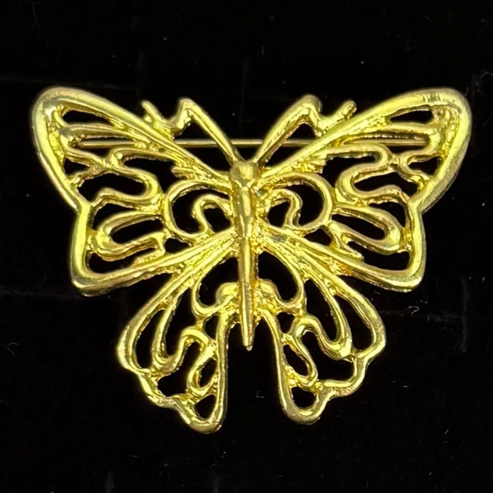 Bright Goldtone Butterfly Brooch Pin